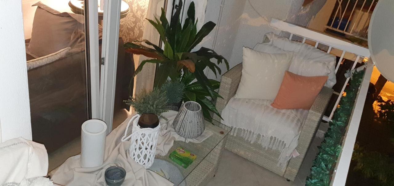 Apartment Sea View Across The Golden Bay Beach, Cosy Sunny, Spacious In Aretsou Kalamaria *