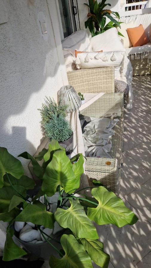 Sea View Across The Golden Bay Beach, Cosy Sunny, Spacious In Aretsou Kalamaria
